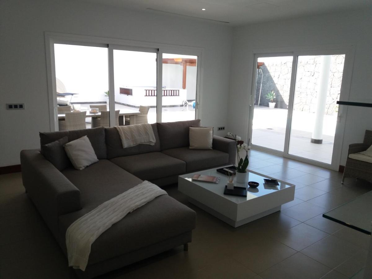Villa Lanzarote Puerto Calero Exterior photo