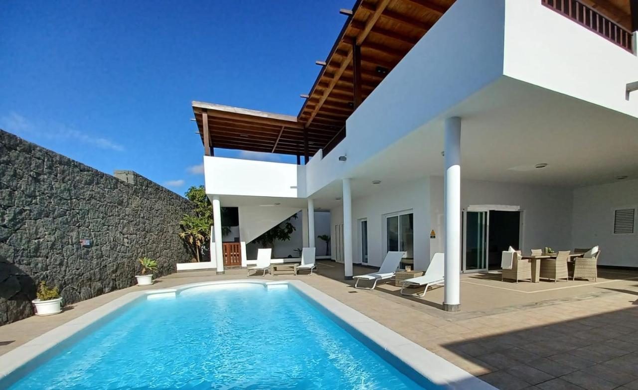 Villa Lanzarote Puerto Calero Exterior photo