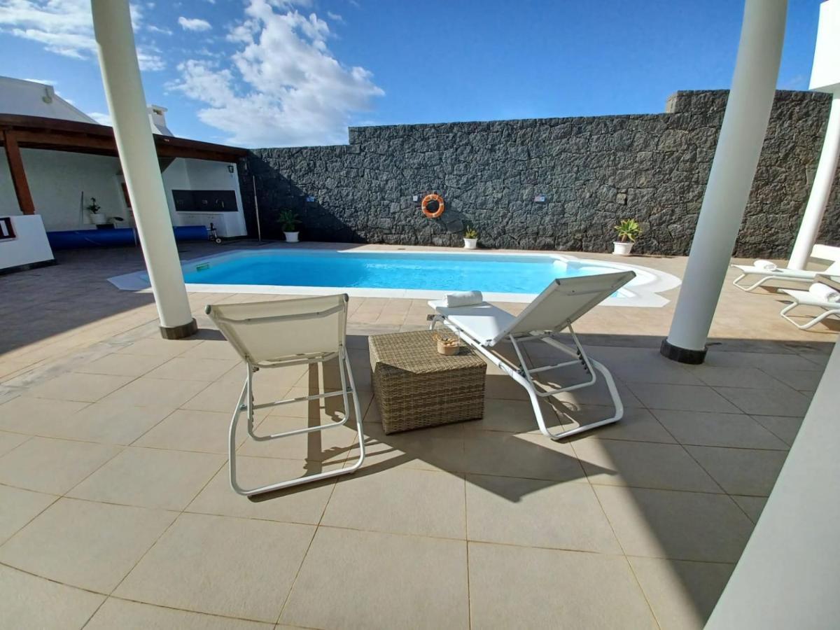 Villa Lanzarote Puerto Calero Exterior photo